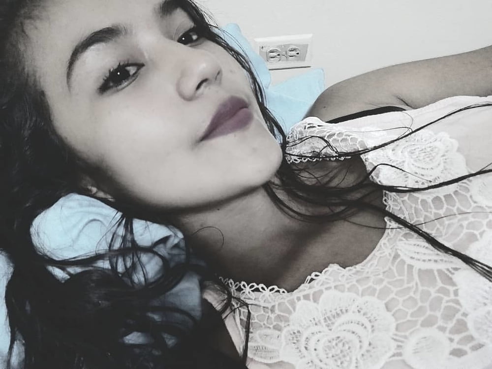 Morenita #87406714
