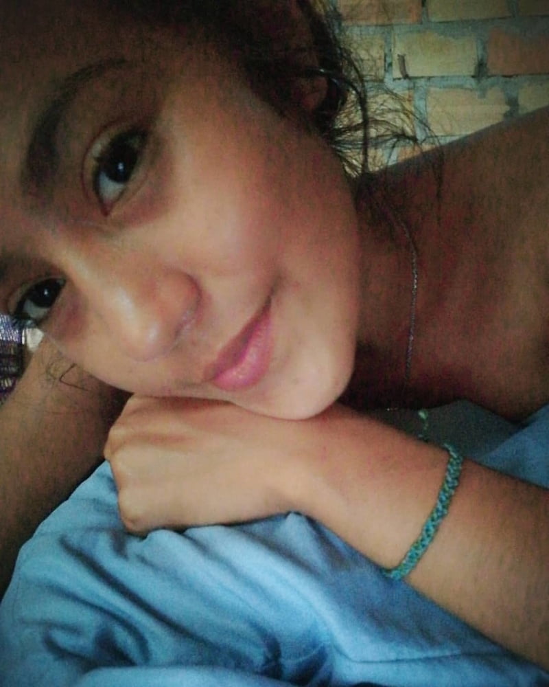 Morenita #87406729