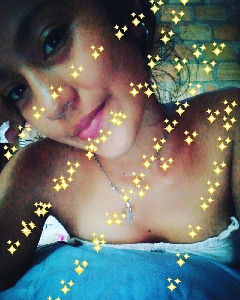 Morenita #87406735