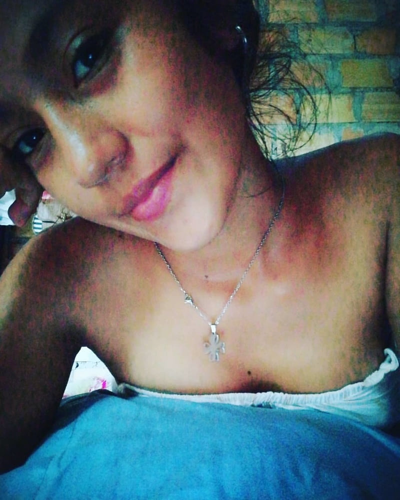 Morenita #87406737