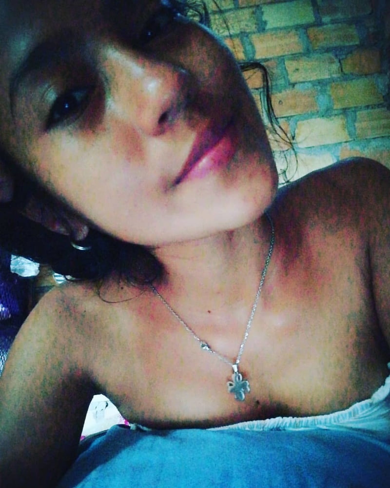 Morenita #87406739