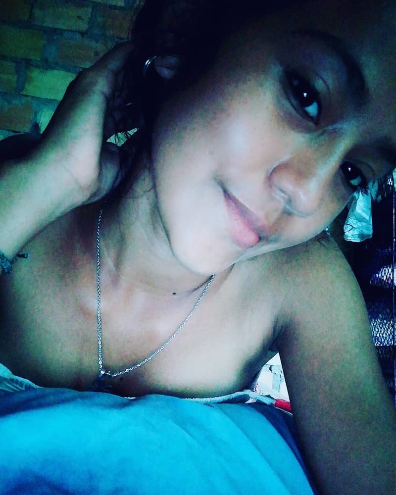 Morenita #87406741