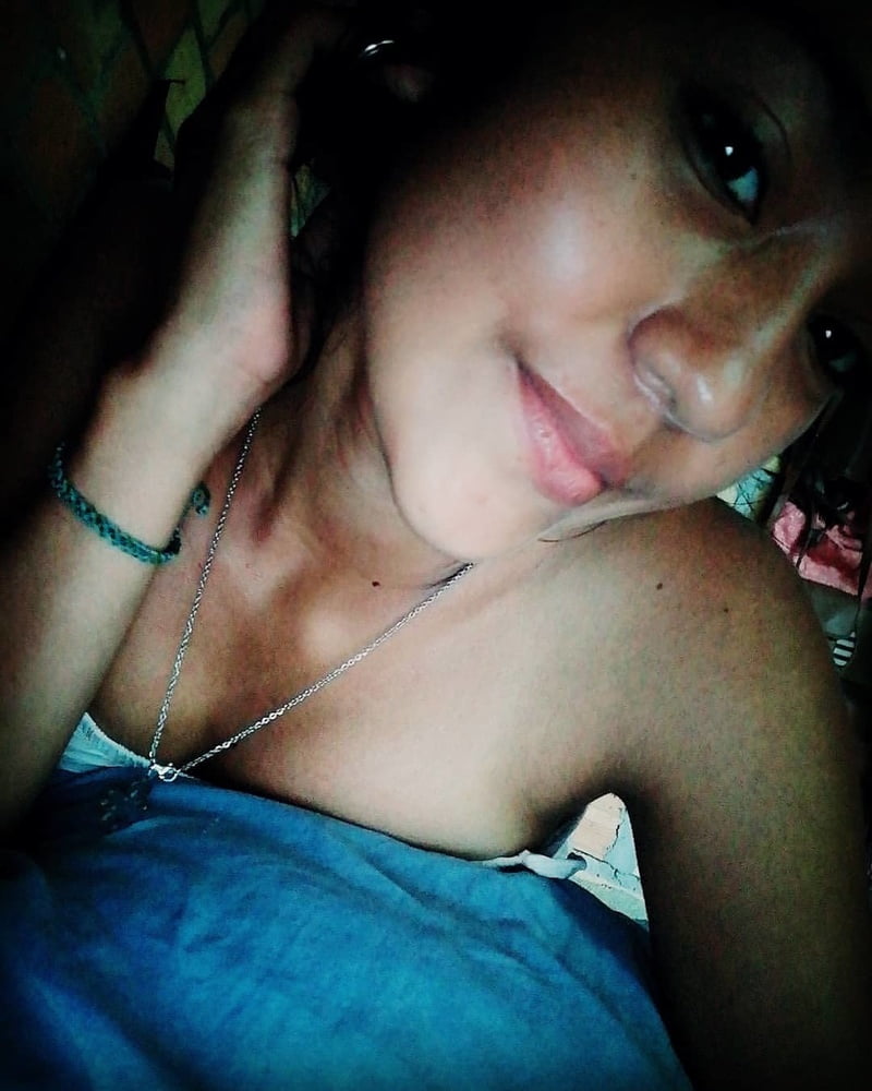 Morenita #87406747