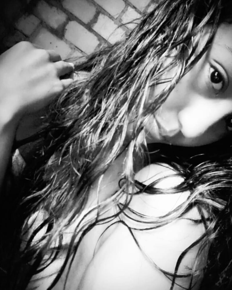 Morenita #87406777