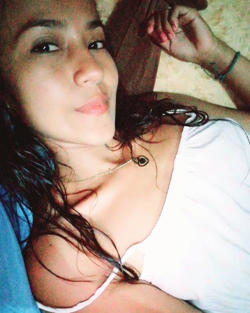 Morenita #87406780