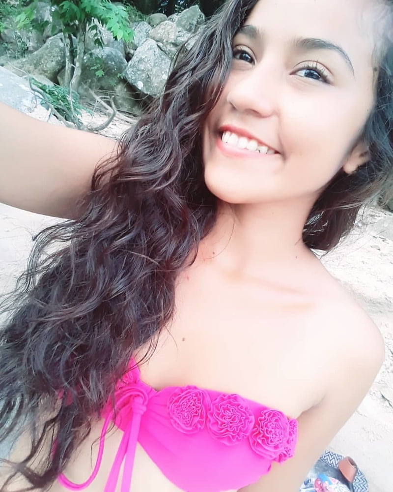 Morenita #87406783