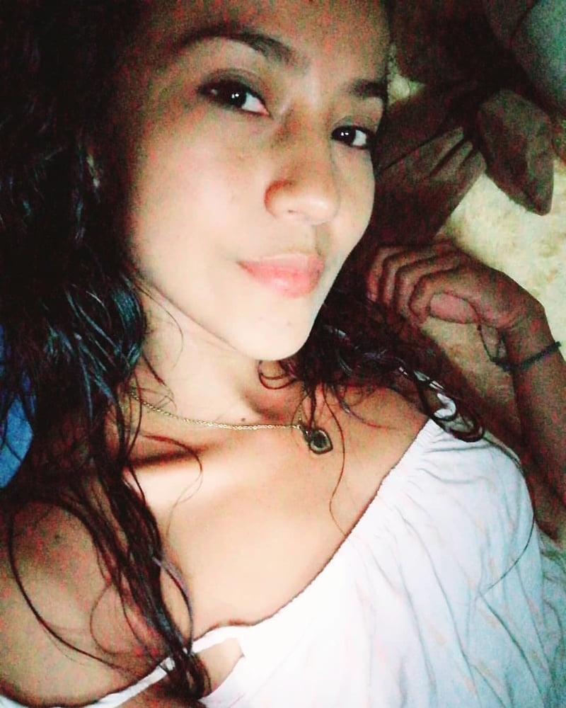 Morenita #87406789