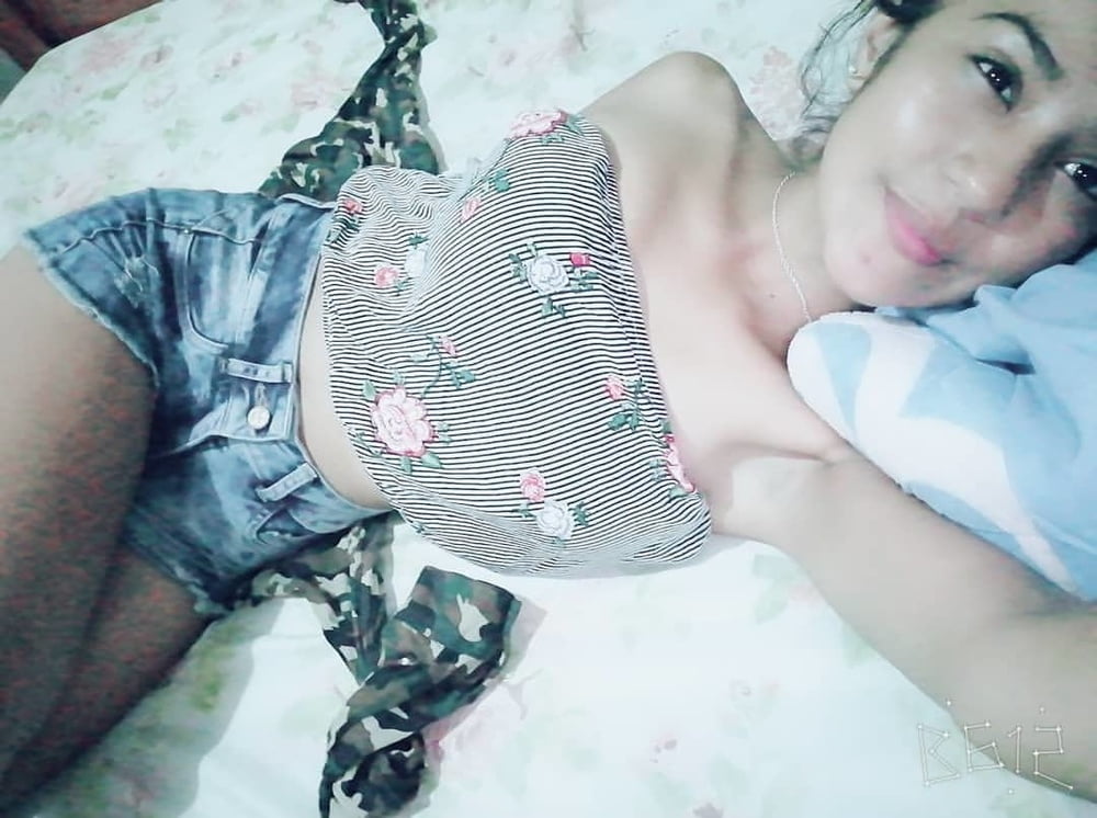 Morenita #87406803