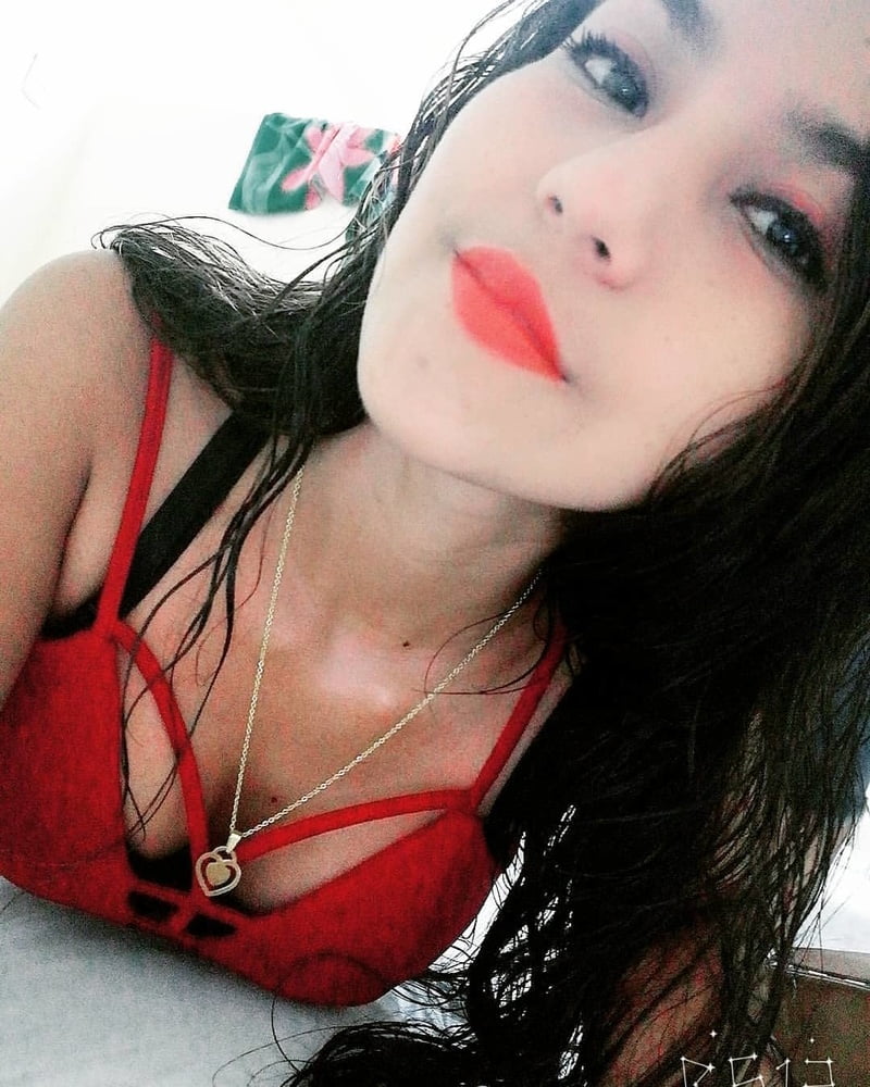 Morenita #87406839