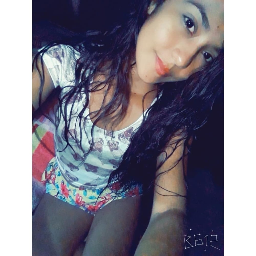 Morenita #87406842