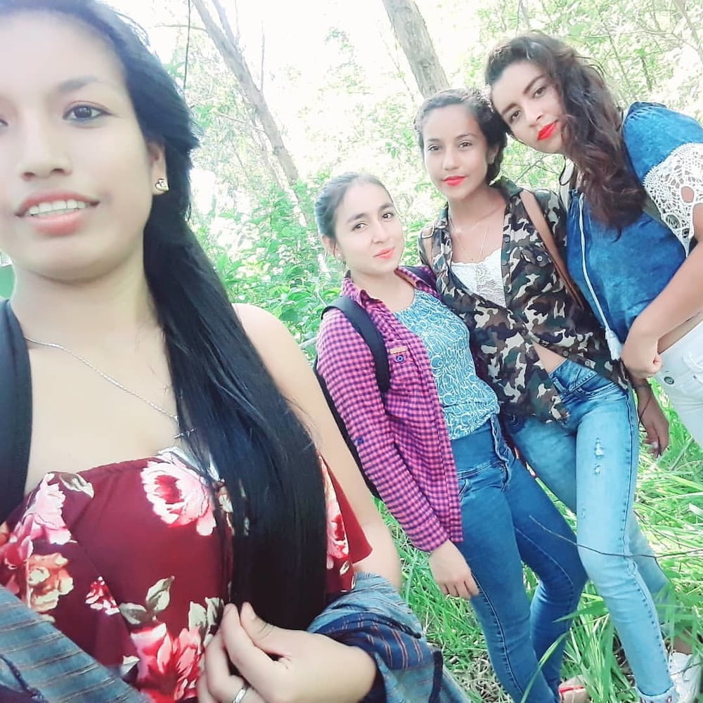 Morenita #87406851