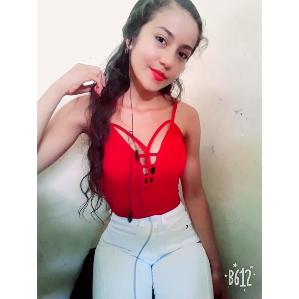 Morenita #87406868