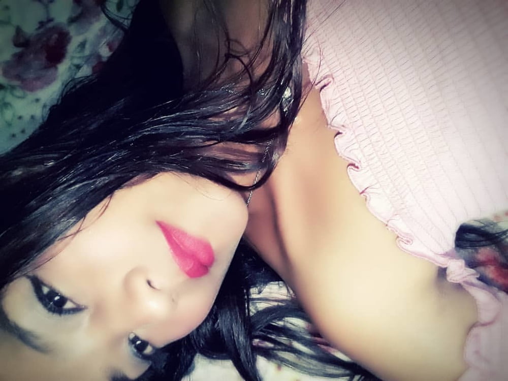 Morenita #87406910