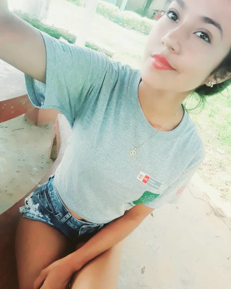 Morenita #87406972
