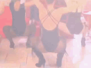 Esbeltas gimnastas desnudas
 #102409094