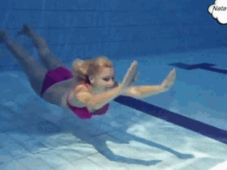 Esbeltas gimnastas desnudas
 #102409103