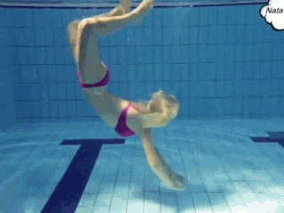 Esbeltas gimnastas desnudas
 #102409112