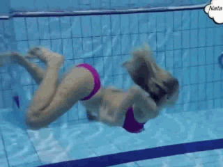 Esbeltas gimnastas desnudas
 #102409115