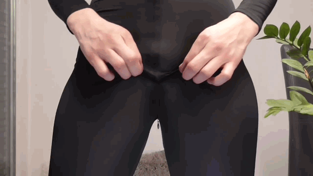 Esbeltas gimnastas desnudas
 #102409211