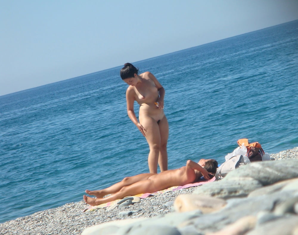 Nackte Mädchen am Strand - 3
 #90233730