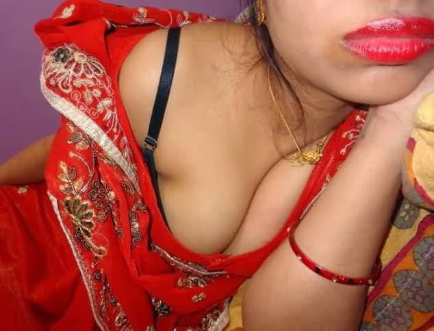 My Real pic  Red Saree Room #98001001