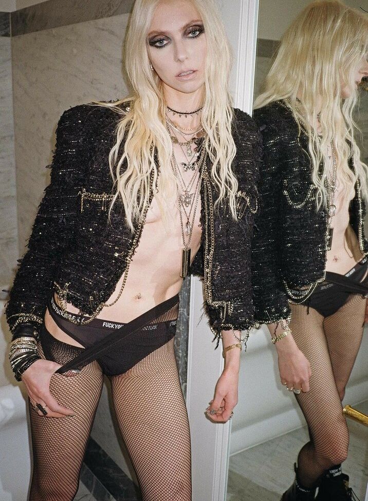 Taylor Momsen nude #108777442