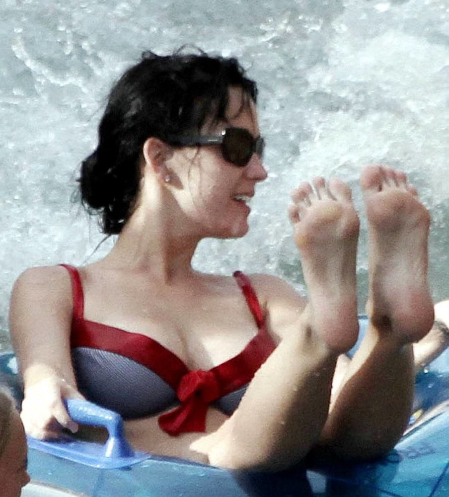 Katy perry pies
 #95617500