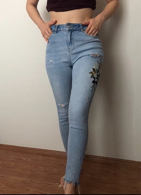 Filles turques en jeans
 #98331299
