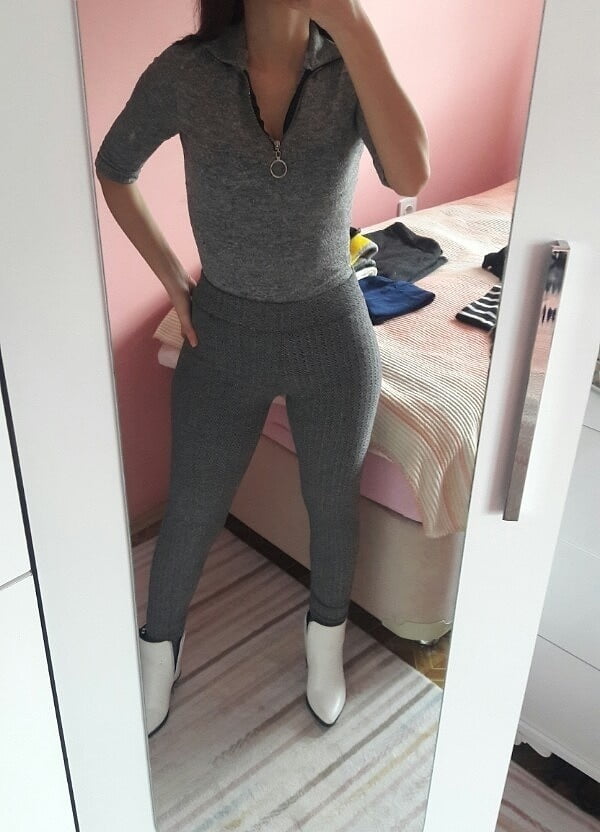 Türkische Mädchen in Jeans
 #98331336
