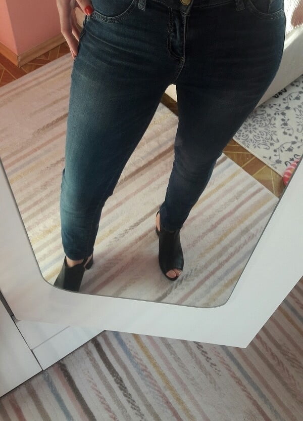 Filles turques en jeans
 #98331372