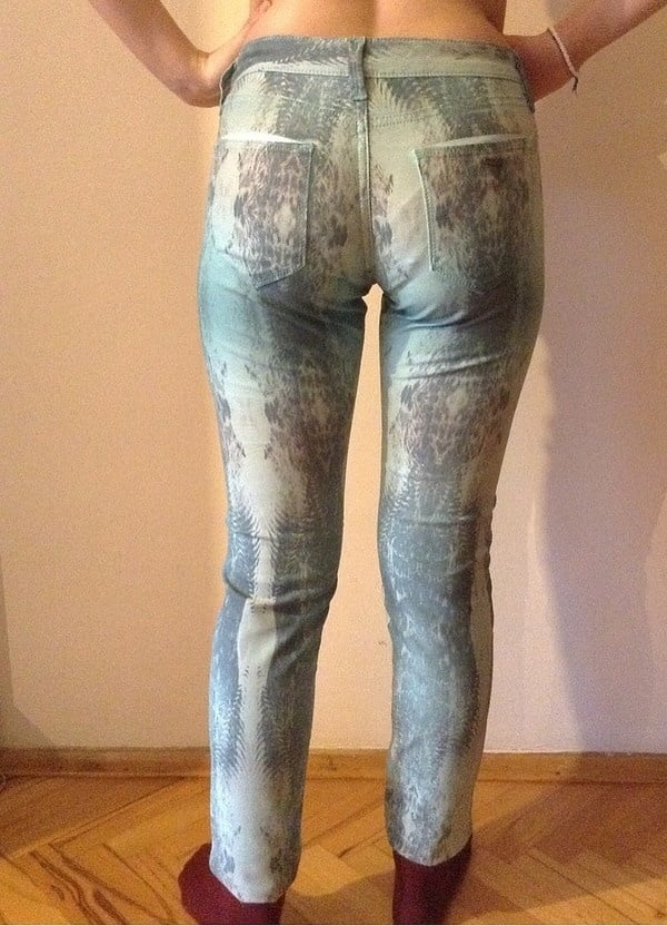Filles turques en jeans
 #98331543