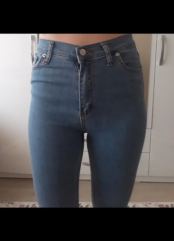 Filles turques en jeans
 #98331546