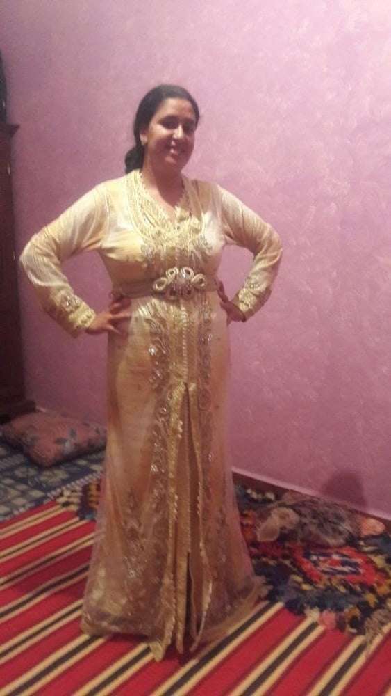 ナジャット、アラブ人女性、35歳
 #105380790