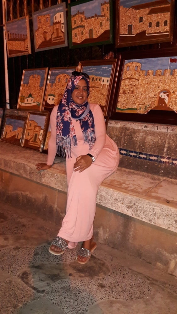 ナジャット、アラブ人女性、35歳
 #105380793
