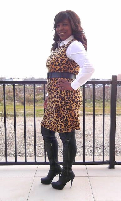 Diosa de ébano con botas no.2
 #103231984