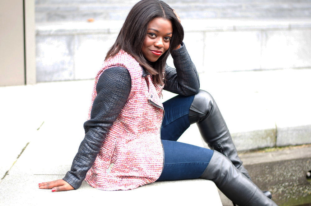 Diosa de ébano con botas no.2
 #103232048