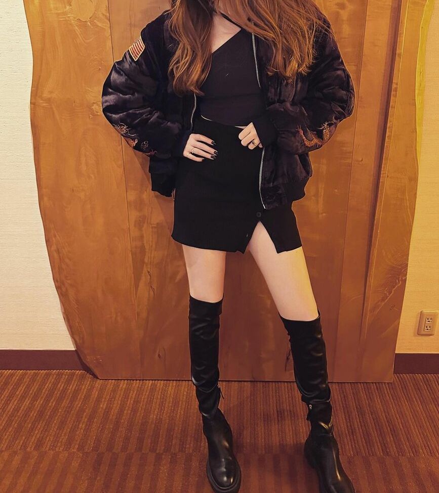 Karen Gillan nude #109428853