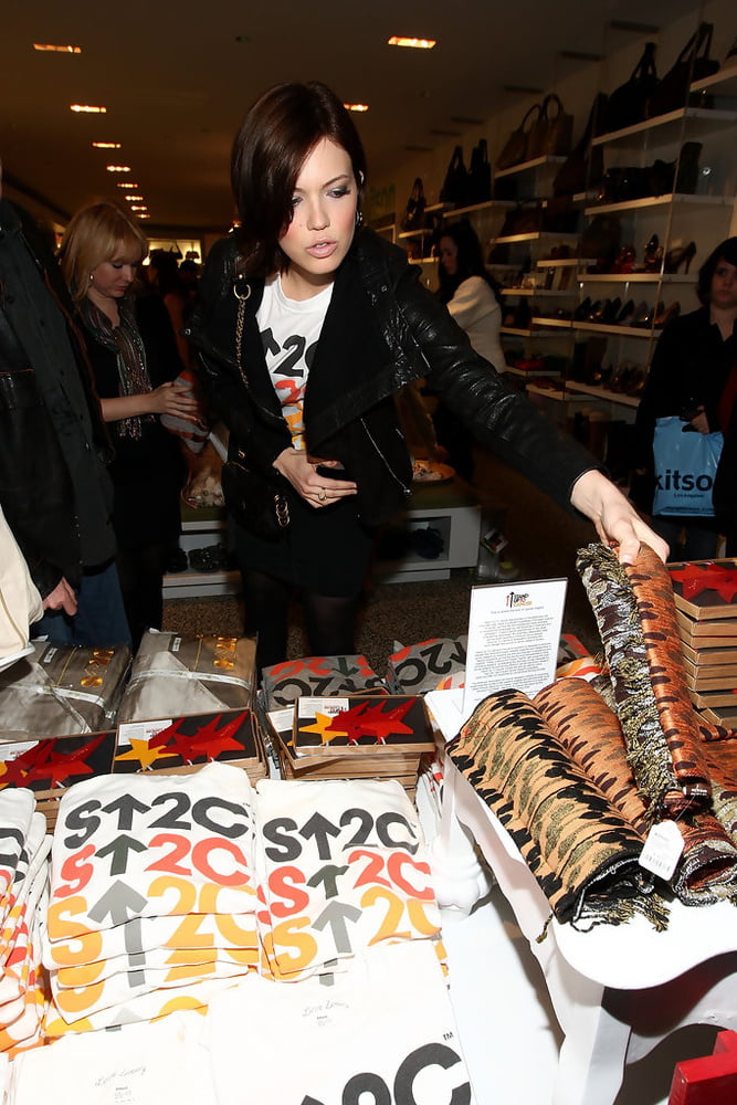 Mandy Moore - SU2C Merchandise Launch (9 December 2008) #87404839