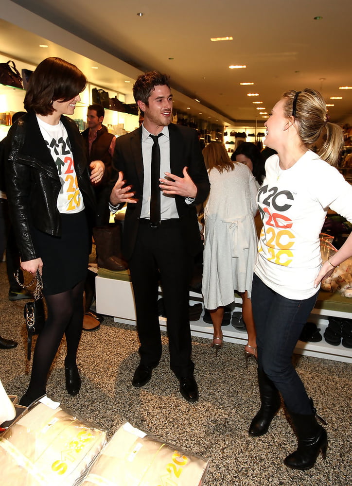Mandy Moore - SU2C Merchandise Launch (9 December 2008) #87404842