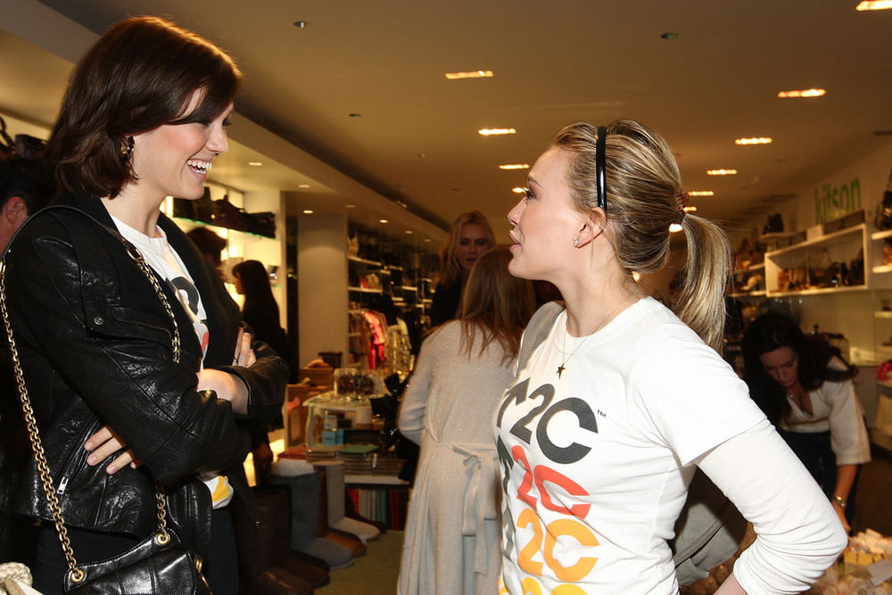 Mandy Moore - SU2C Merchandise Launch (9 December 2008) #87404850