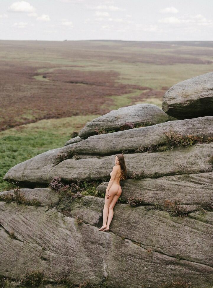 Anna Zapala desnuda #107985264
