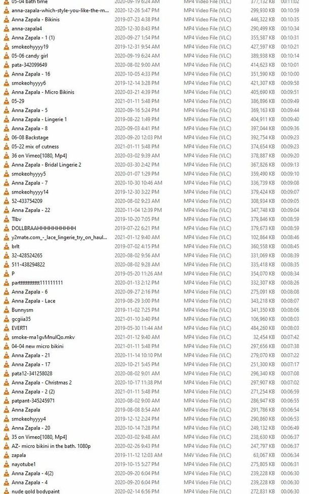 Anna Zapala desnuda #107985699