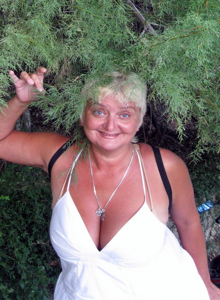 Mature fashionista #90641593