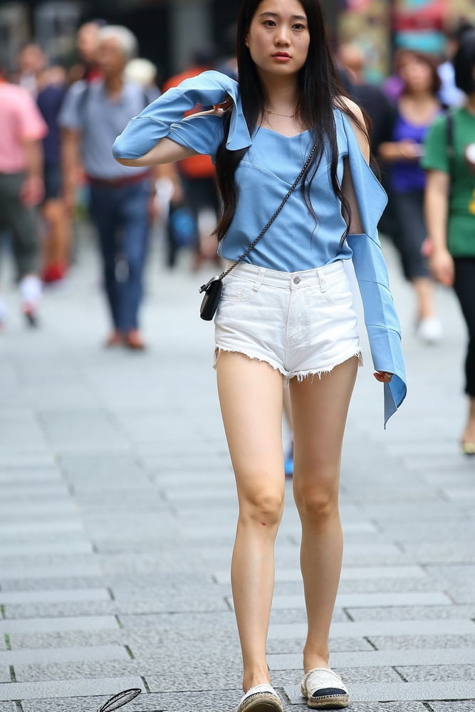 Candid: Chinese Shorts Crotchwatch.... #107012130