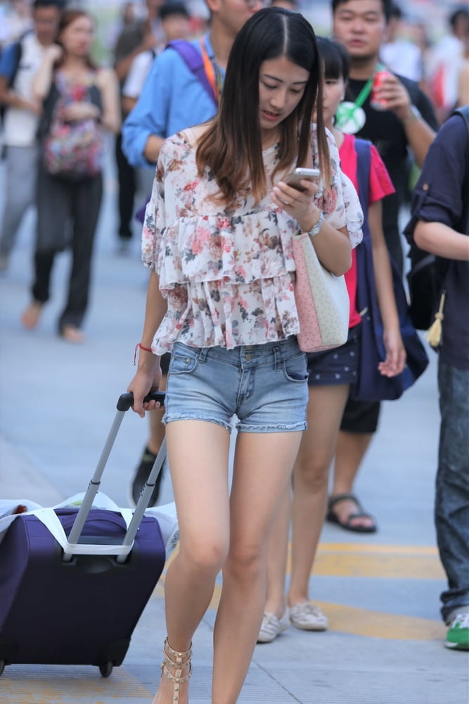Candid: Chinese Shorts Crotchwatch.... #107012160