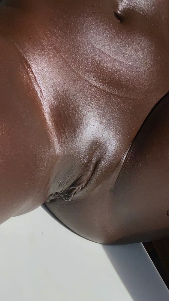 Ebony honeys #91615827