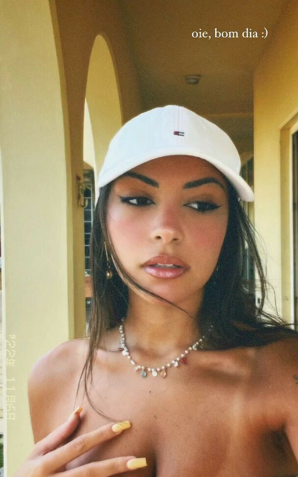 Gabriela Moura nackt #109471389