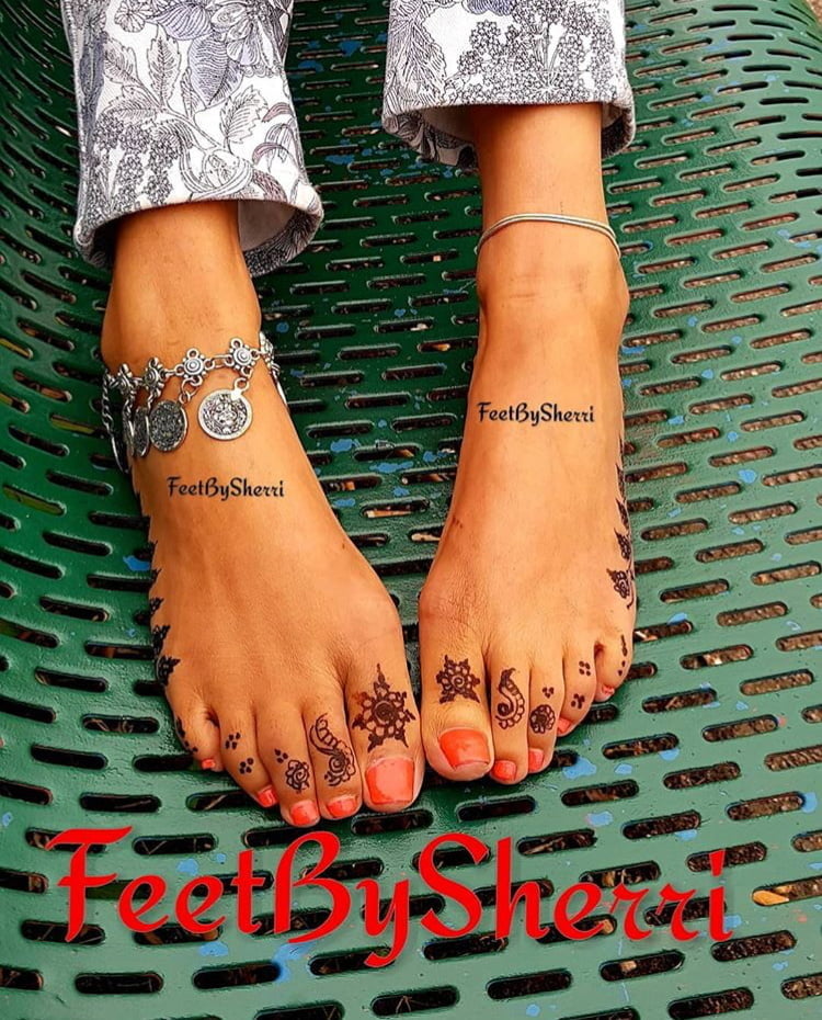 Piedi indiani sexy (feetbysherri)
 #81905840