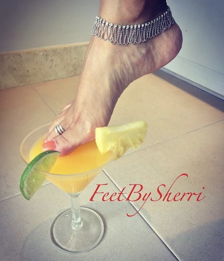 Sexy indische Füße (feetbysherri)
 #81905887