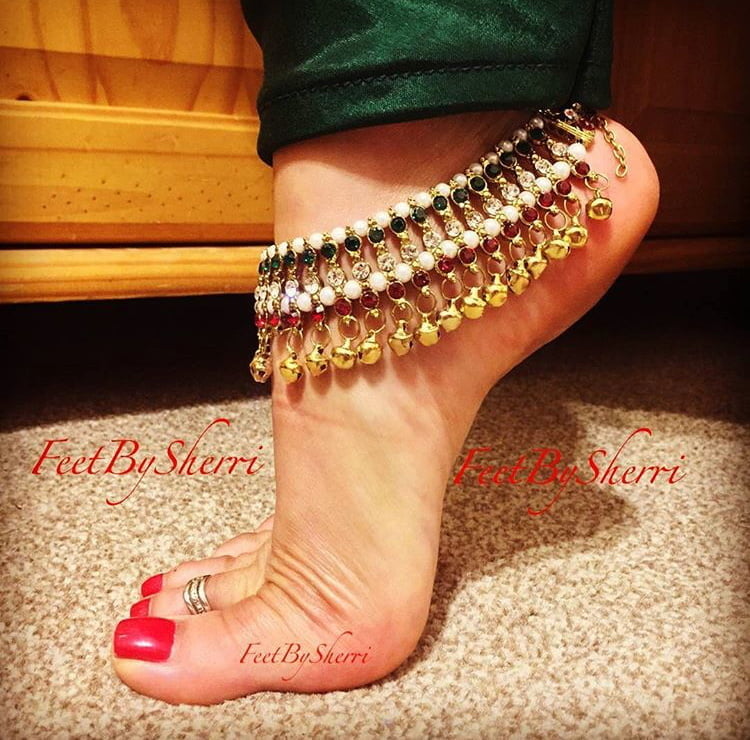 Sexy indische Füße (feetbysherri)
 #81905897